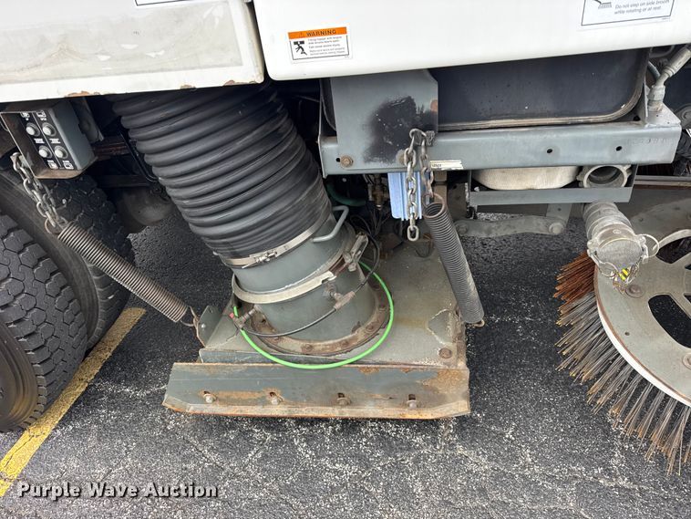 image for item ER0205 2006 Sterling SC8000 street sweeper