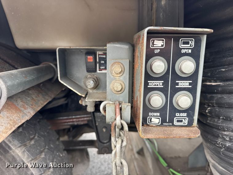 image for item ER0205 2006 Sterling SC8000 street sweeper