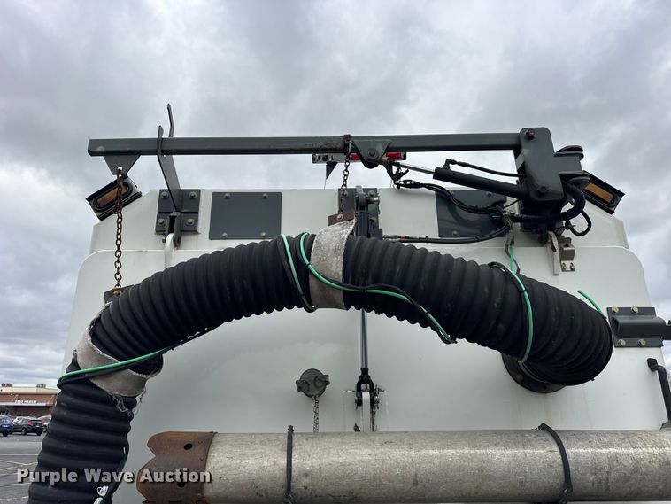 image for item ER0205 2006 Sterling SC8000 street sweeper