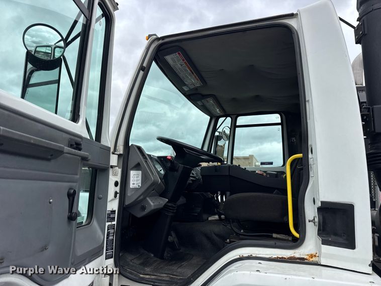 image for item ER0205 2006 Sterling SC8000 street sweeper