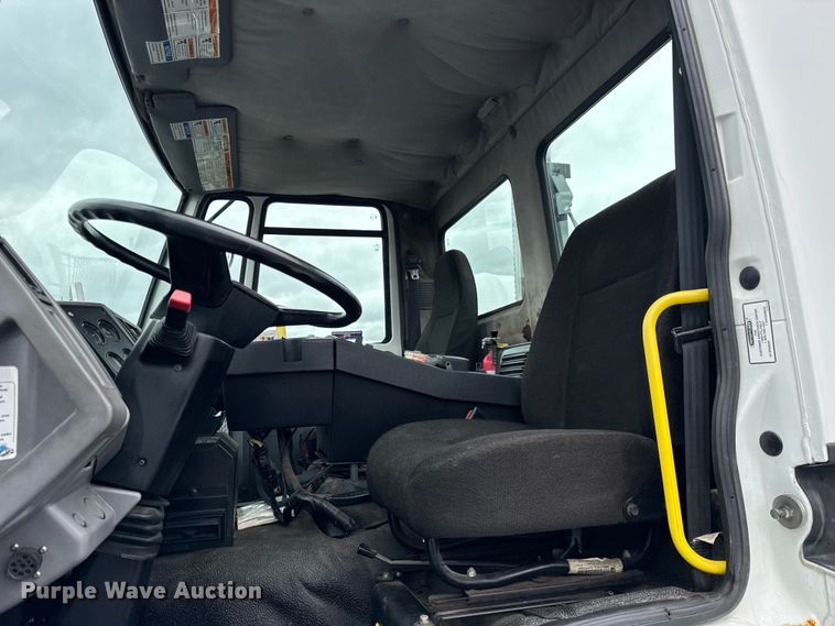 image for item ER0205 2006 Sterling SC8000 street sweeper