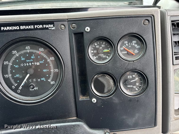 image for item ER0205 2006 Sterling SC8000 street sweeper