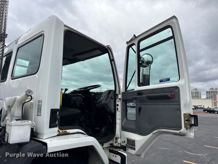 image for item ER0205 2006 Sterling SC8000 street sweeper