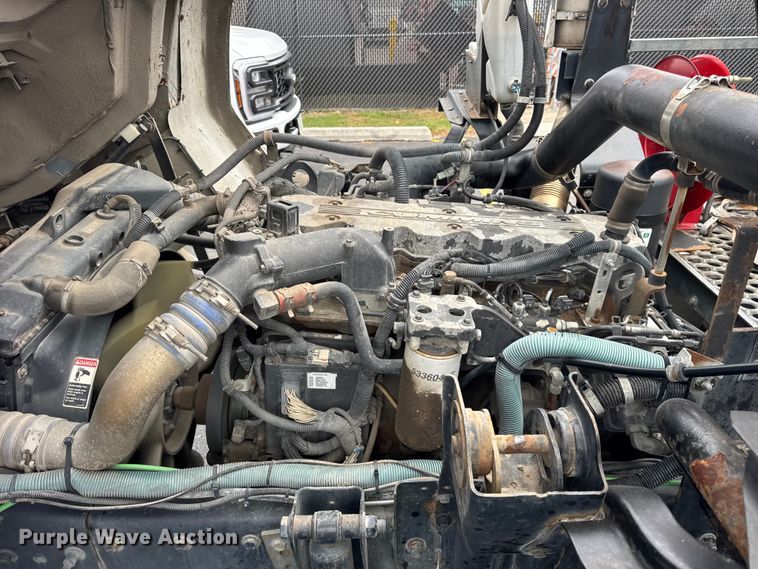 image for item ER0205 2006 Sterling SC8000 street sweeper