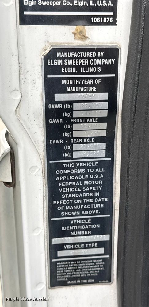 image for item ER0205 2006 Sterling SC8000 street sweeper