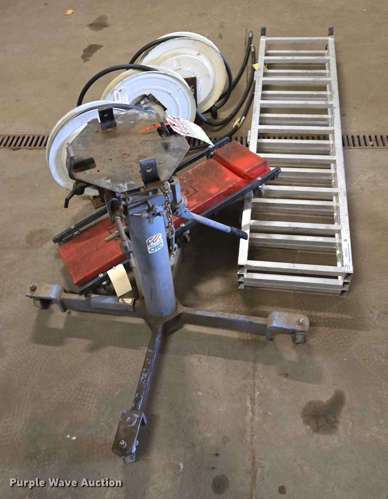 image for item ES2518 Assorted tools