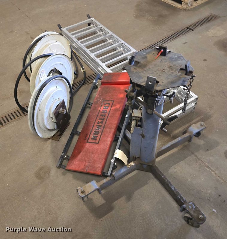 image for item ES2518 Assorted tools