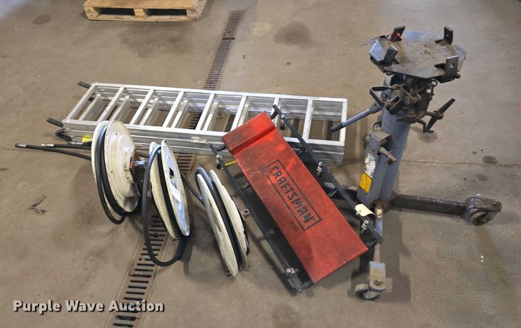 image for item ES2518 Assorted tools