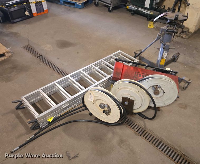 image for item ES2518 Assorted tools