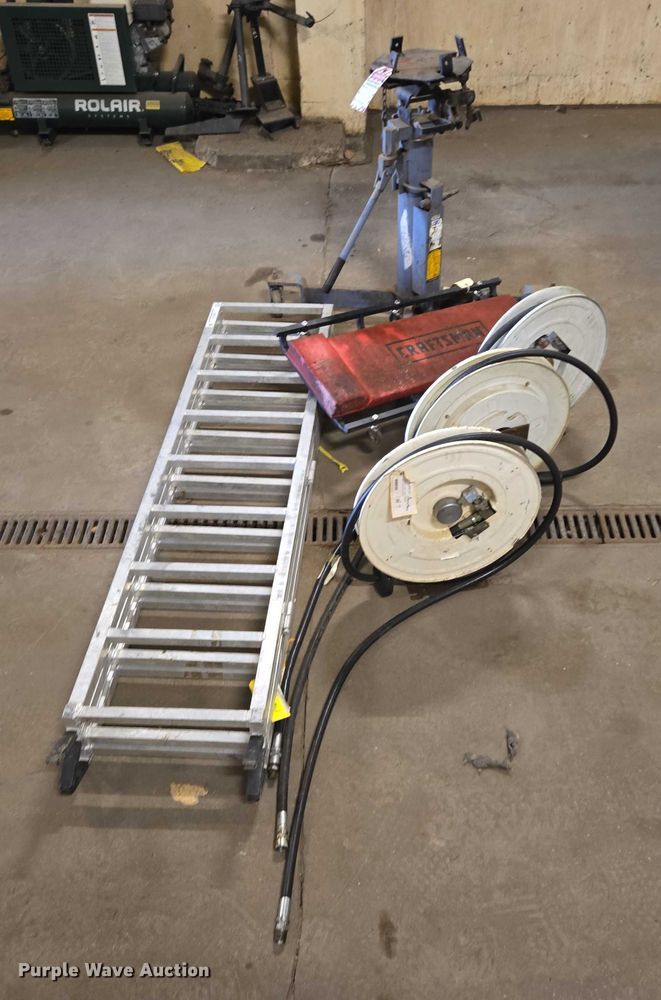 image for item ES2518 Assorted tools