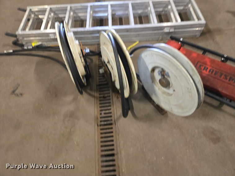 image for item ES2518 Assorted tools