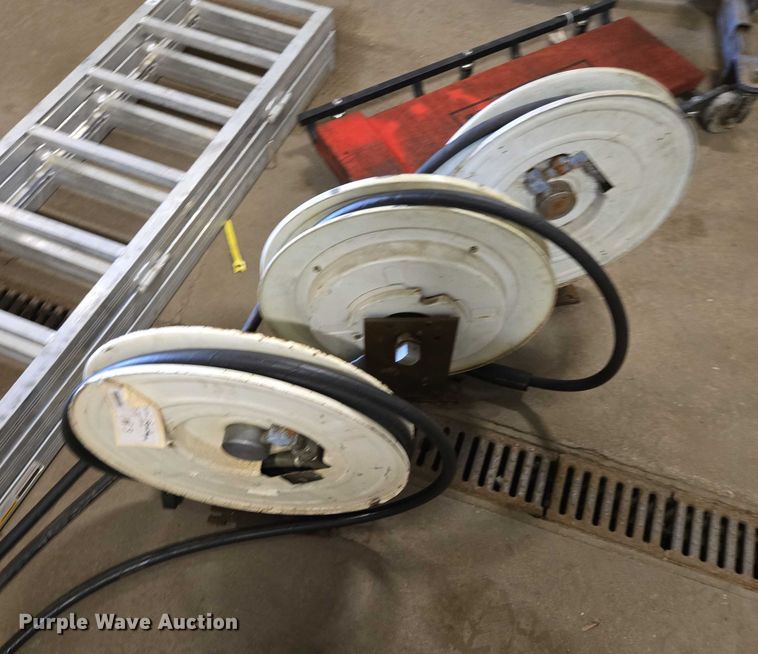 image for item ES2518 Assorted tools