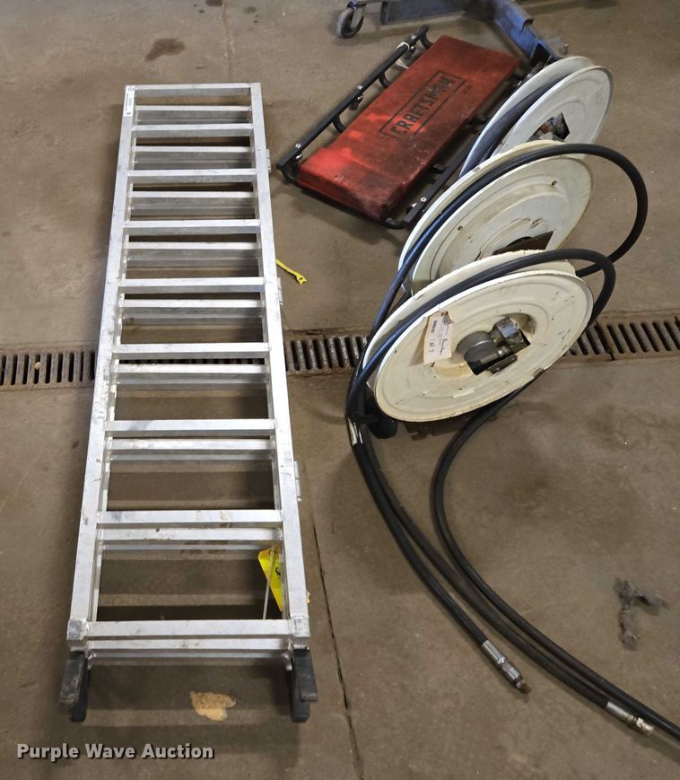 image for item ES2518 Assorted tools