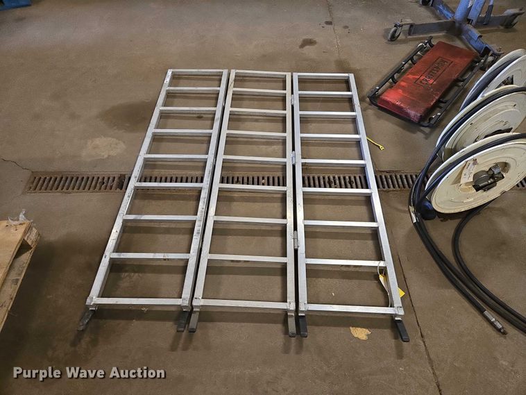 image for item ES2518 Assorted tools