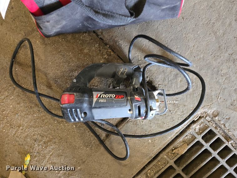 image for item ES2519 Dewalt assorted tools