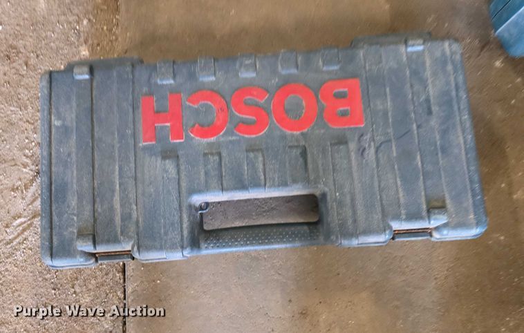 image for item ES2519 Dewalt assorted tools