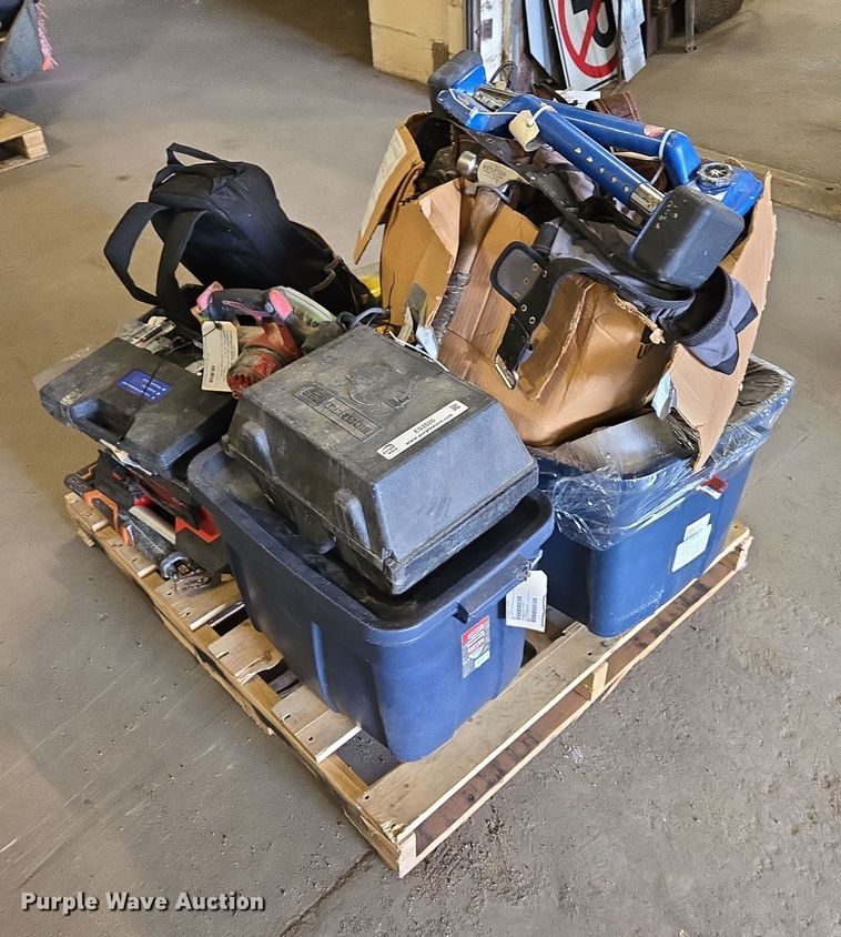 image for item ES2520 Assorted tools