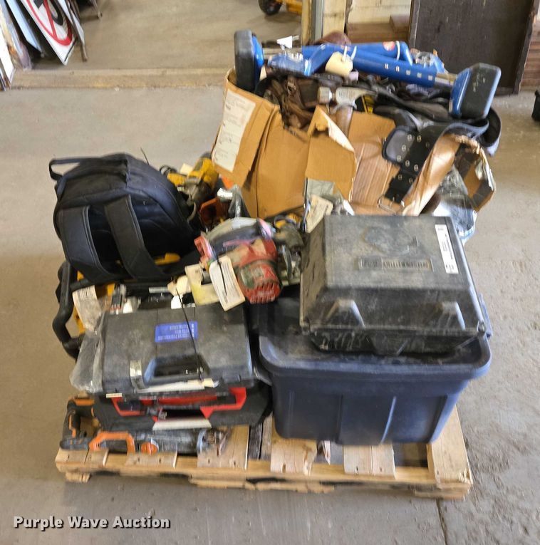 image for item ES2520 Assorted tools