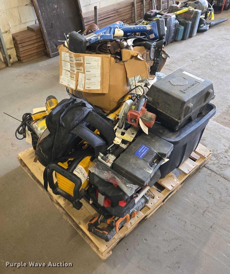 image for item ES2520 Assorted tools