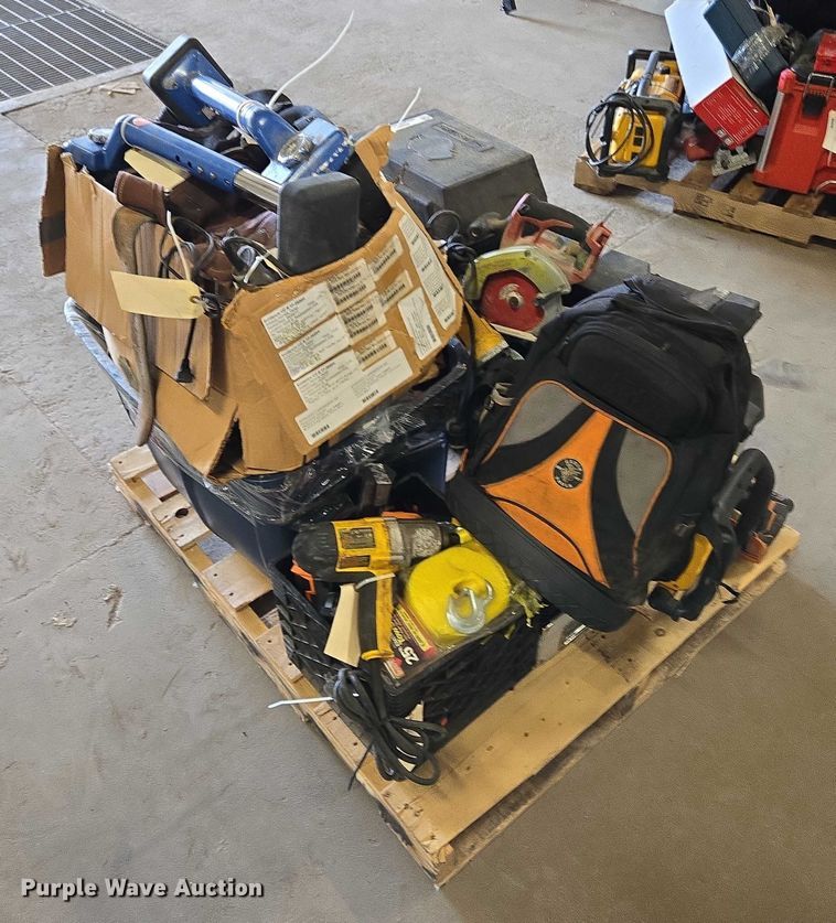 image for item ES2520 Assorted tools