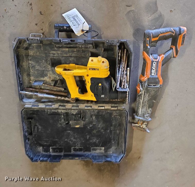 image for item ES2520 Assorted tools
