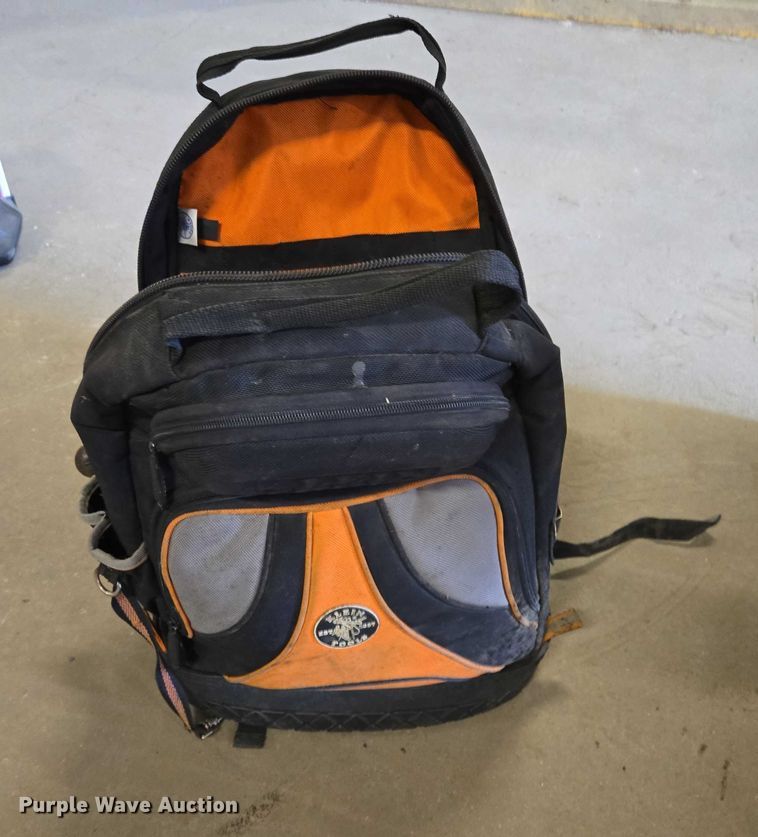 image for item ES2520 Assorted tools