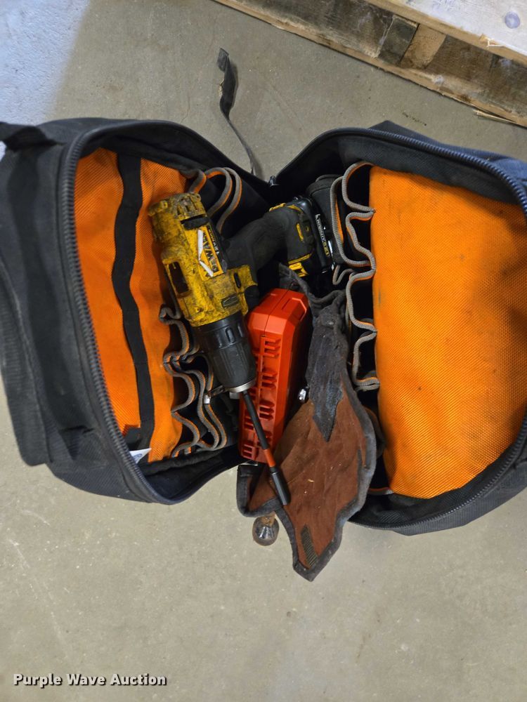 image for item ES2520 Assorted tools