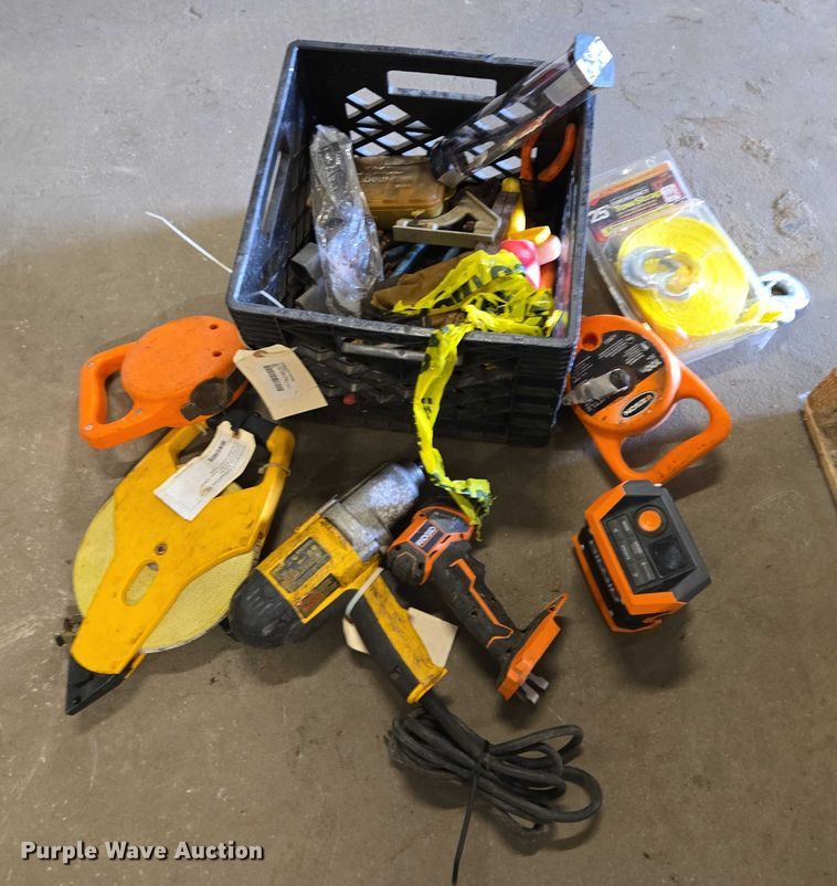 image for item ES2520 Assorted tools