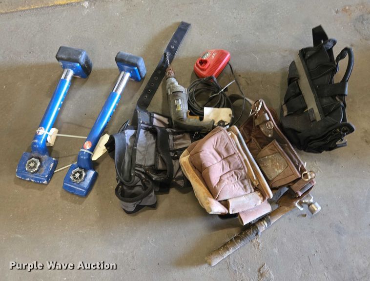 image for item ES2520 Assorted tools