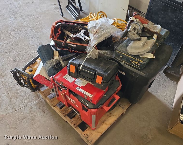 image for item ES2521 Assorted tools