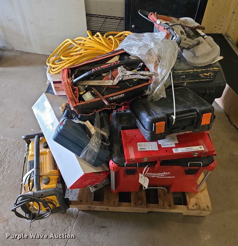 image for item ES2521 Assorted tools