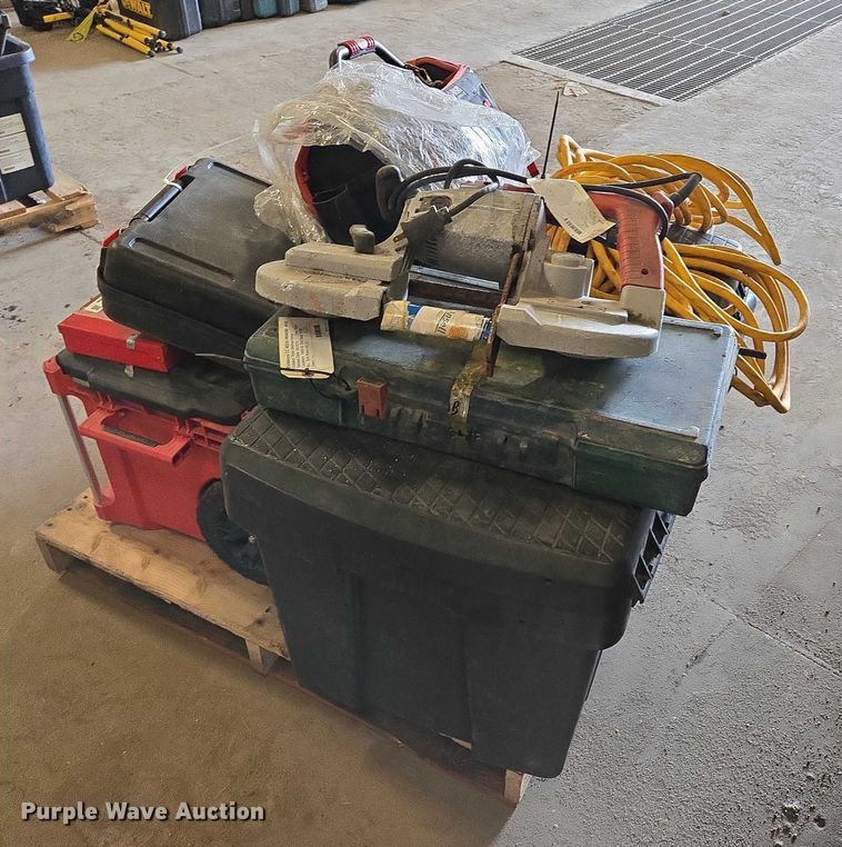 image for item ES2521 Assorted tools