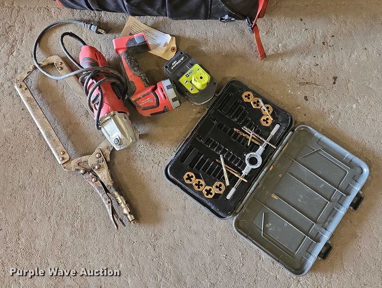 image for item ES2521 Assorted tools