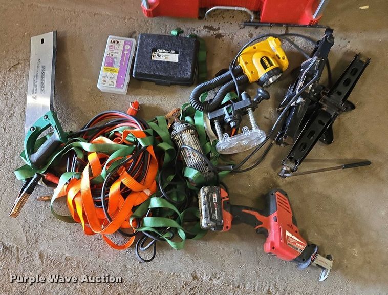 image for item ES2521 Assorted tools