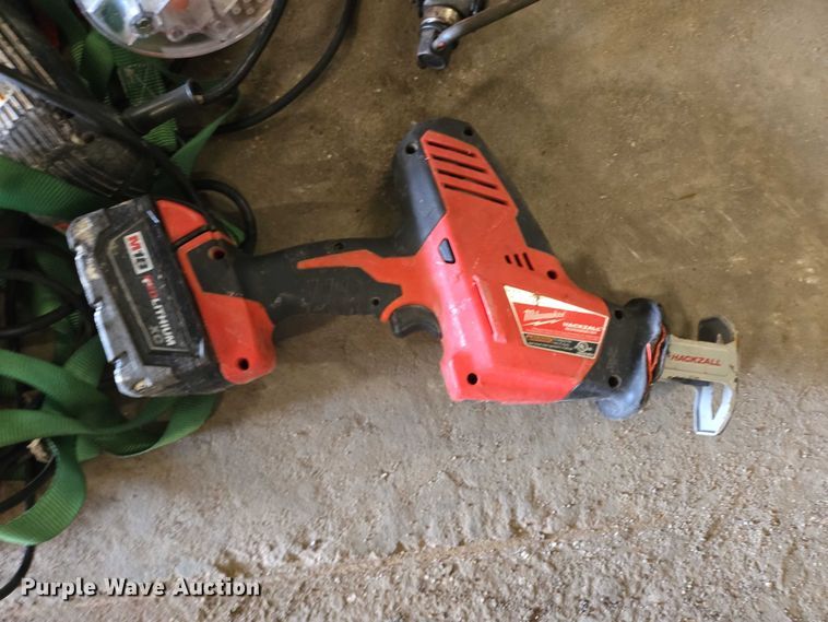 image for item ES2521 Assorted tools