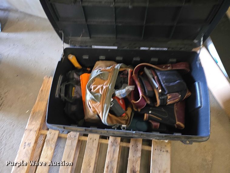 image for item ES2521 Assorted tools