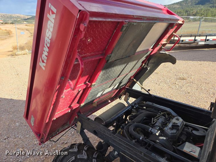 image for item ES2523 2006 Kawasaki Mule 3010 utility vehicle