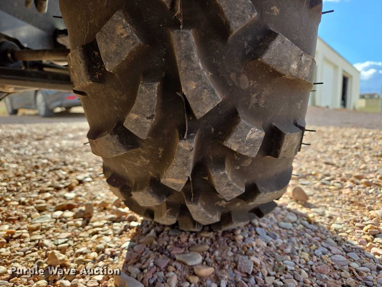 image for item ES2523 2006 Kawasaki Mule 3010 utility vehicle