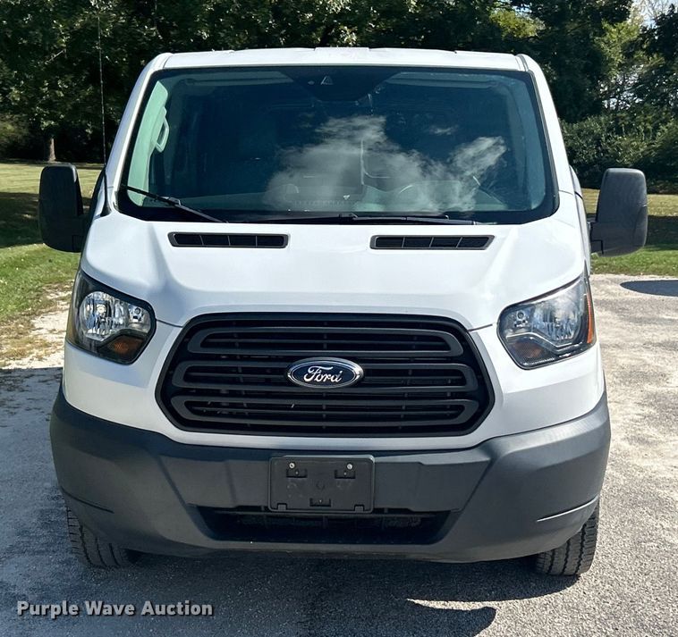 image for item ET3283 2018 Ford Transit 250 van