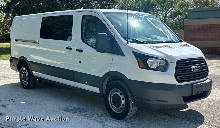 image for item ET3283 2018 Ford Transit 250 van
