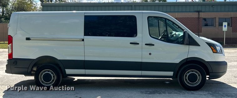 image for item ET3283 2018 Ford Transit 250 van