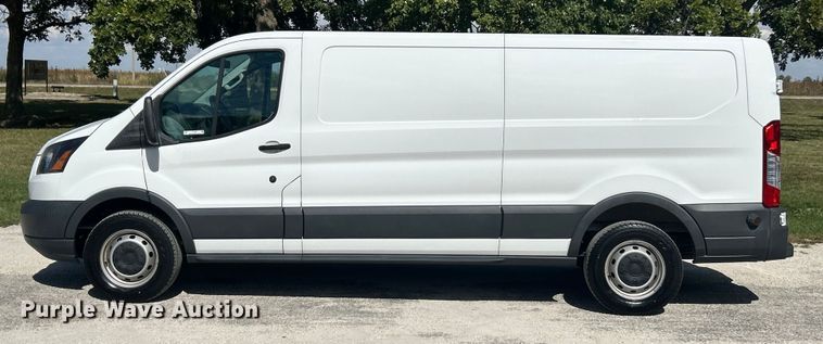 image for item ET3283 2018 Ford Transit 250 van