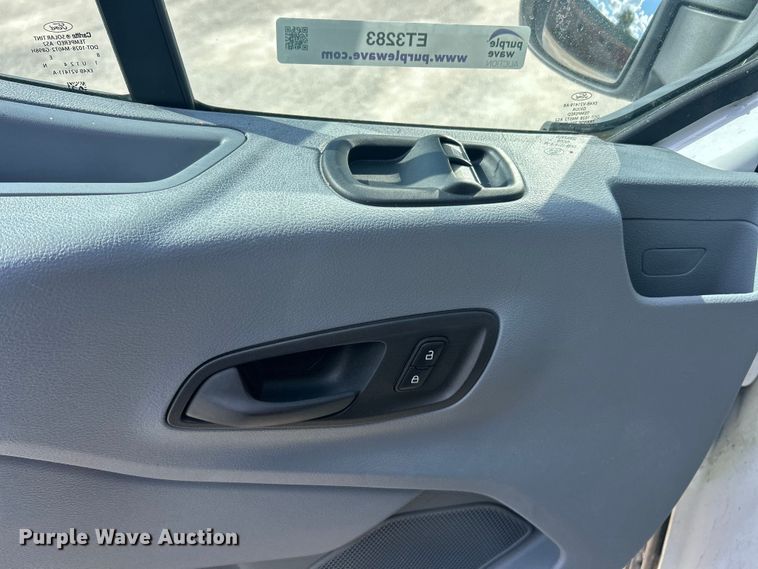 image for item ET3283 2018 Ford Transit 250 van