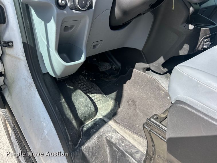 image for item ET3283 2018 Ford Transit 250 van