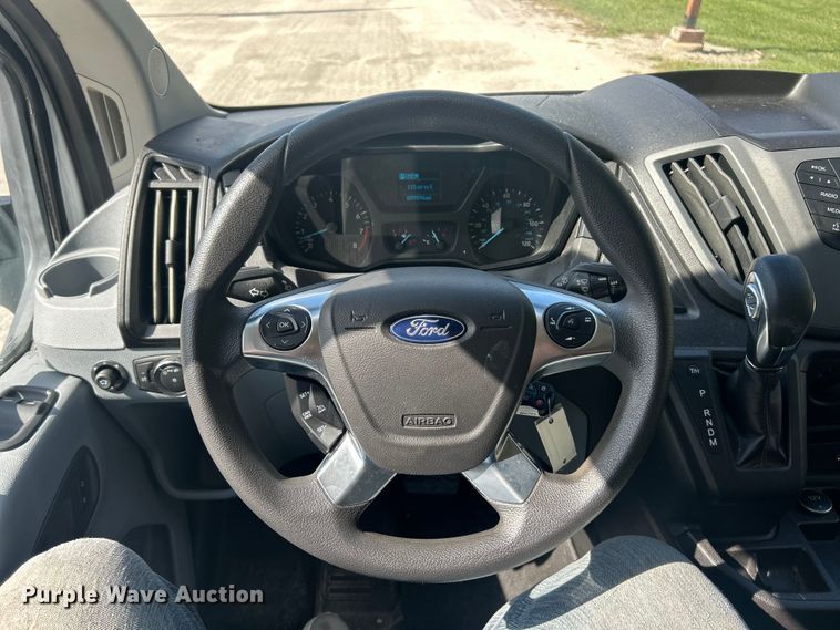 image for item ET3283 2018 Ford Transit 250 van