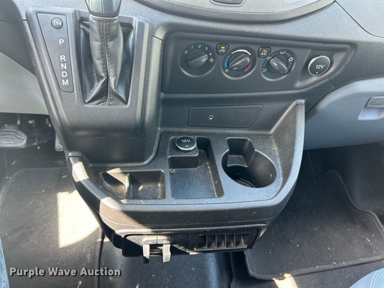 image for item ET3283 2018 Ford Transit 250 van