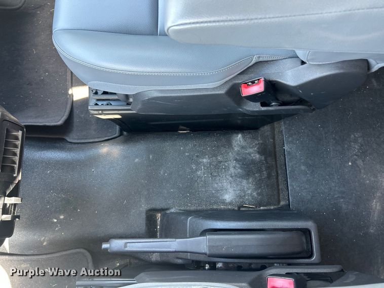 image for item ET3283 2018 Ford Transit 250 van