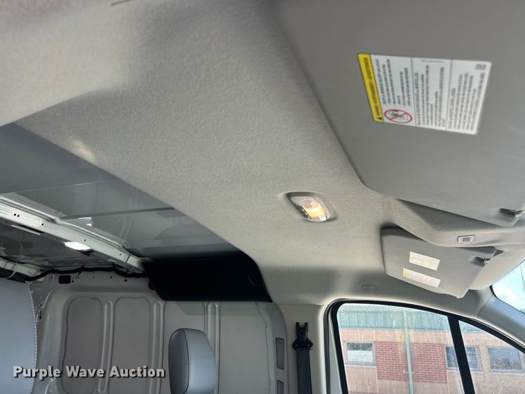 image for item ET3283 2018 Ford Transit 250 van