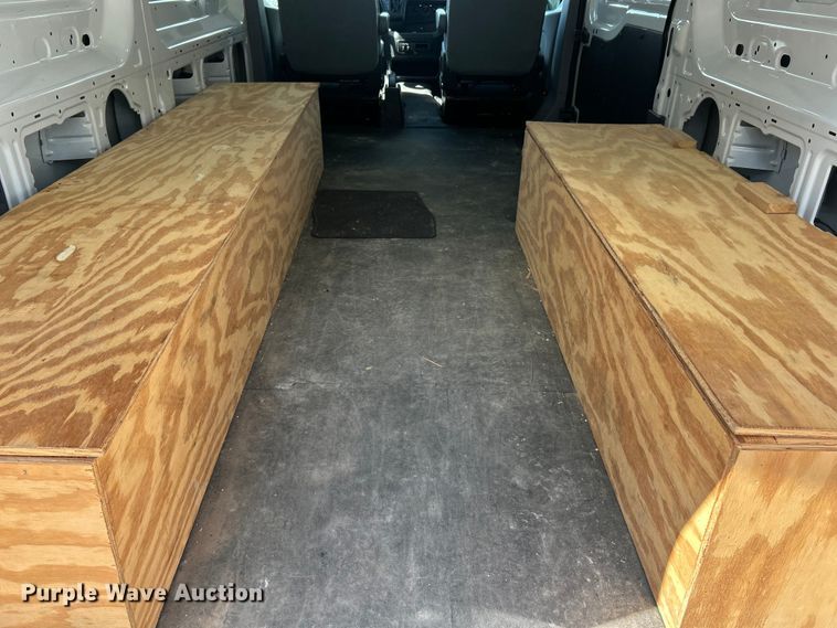 image for item ET3283 2018 Ford Transit 250 van