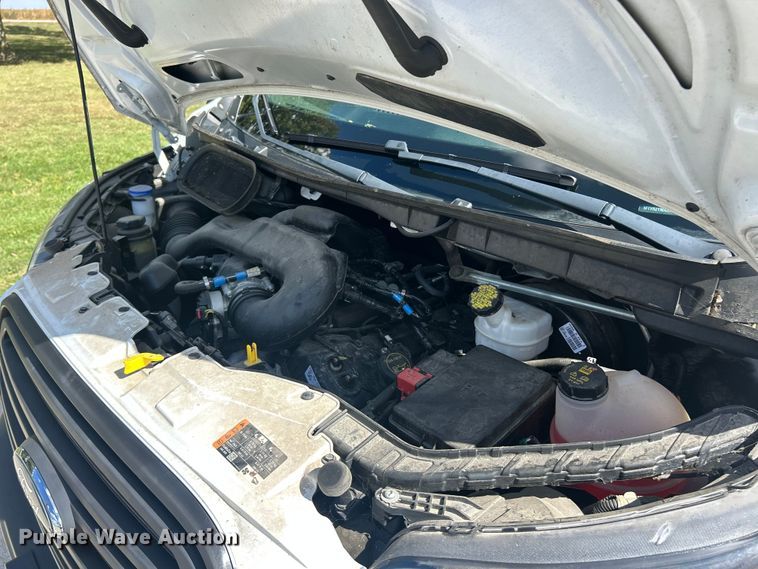 image for item ET3283 2018 Ford Transit 250 van
